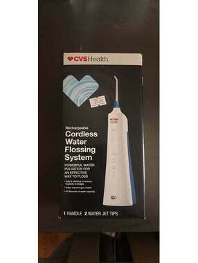 Cordless water flossing system